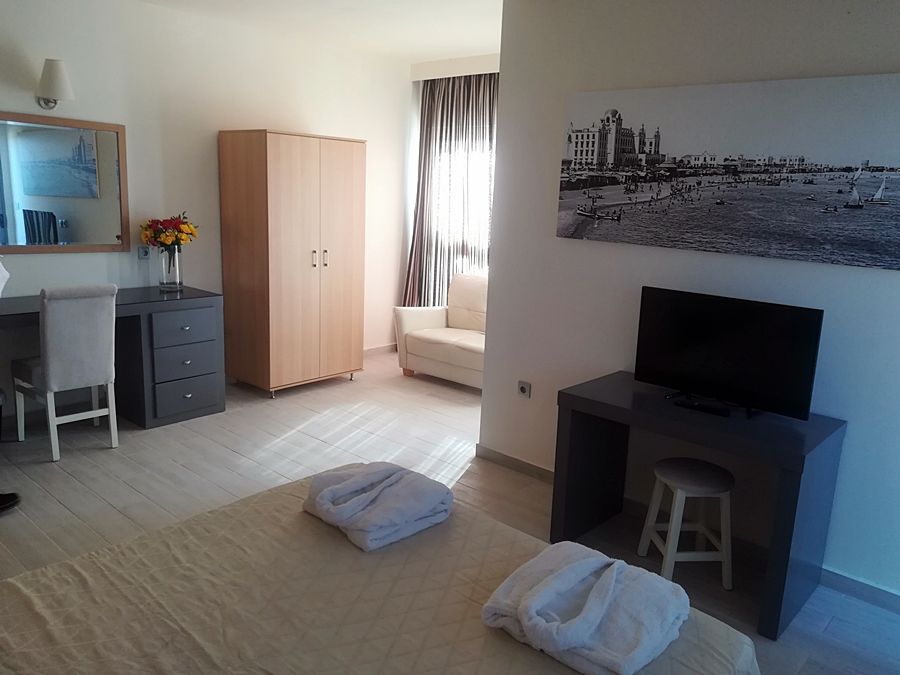 All Senses Ocean Blue Sea Side Resort (Adults Only) Petaloudes Exterior photo